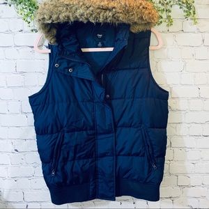 Gap | Puff Vest with Faux Fur Hood Size M